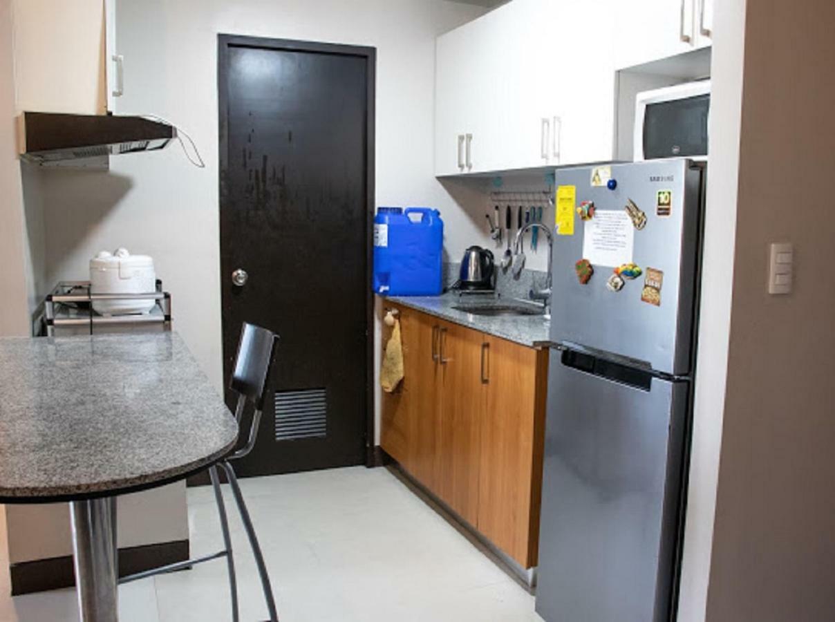 Cubao Manhattan Heights Unit 5A Tower C Quezon City Exterior photo