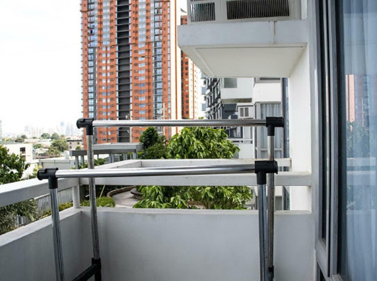 Cubao Manhattan Heights Unit 5A Tower C Quezon City Exterior photo